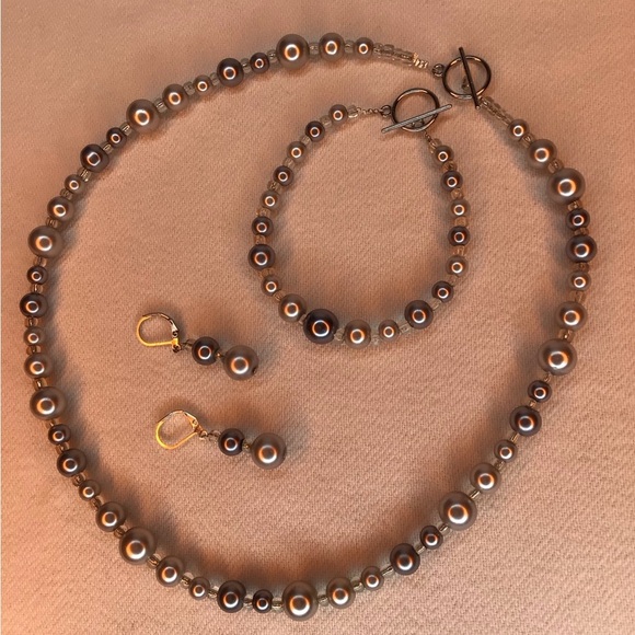 Lustrous Silver Pearl Necklace, Bracelet, and Earring Set - Picture 8 of 14